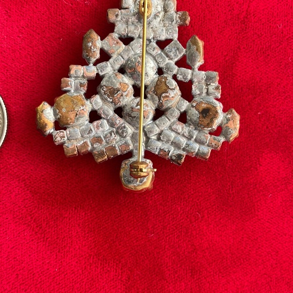Vintage handmade Czech Christmas tree brooch. - Picture 8 of 16